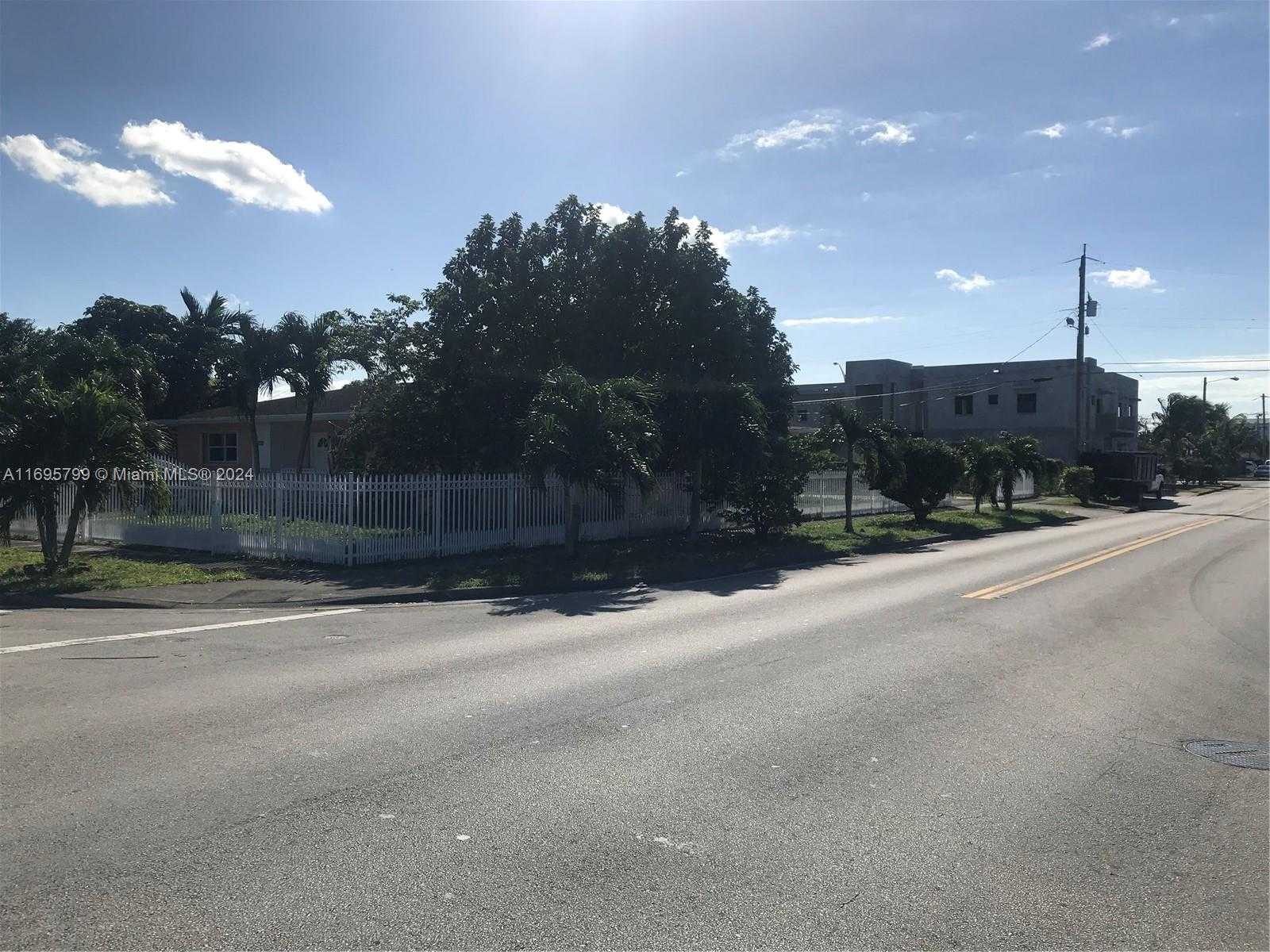 Small Image of 500 EAST 30TH ST, Hialeah Number 4