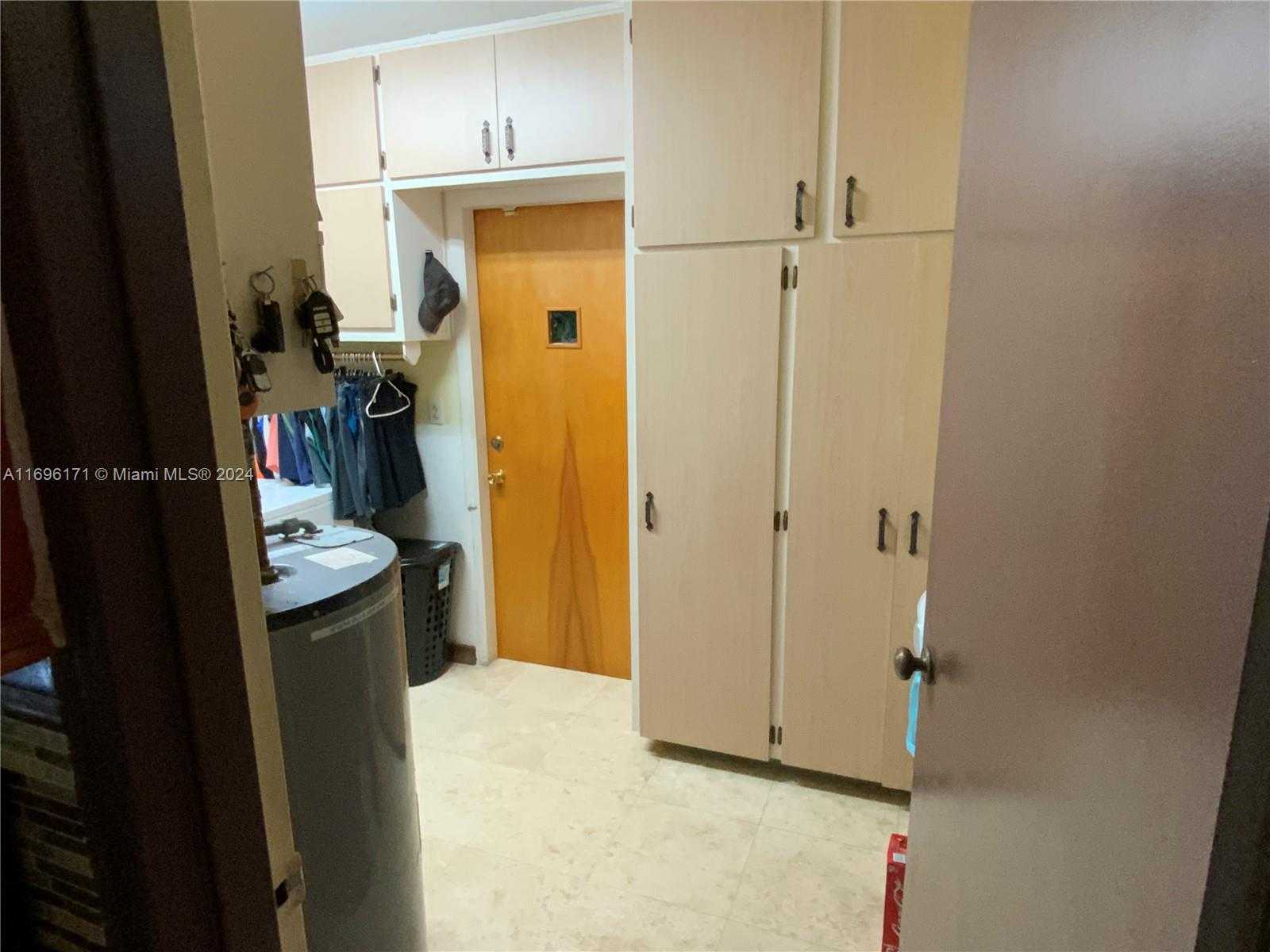 Small Image of 9221 SOUTH WEST 165TH ST, Palmetto Bay Number 16