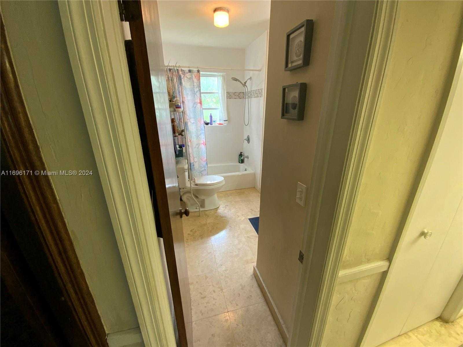 Small Image of 9221 SOUTH WEST 165TH ST, Palmetto Bay Number 26