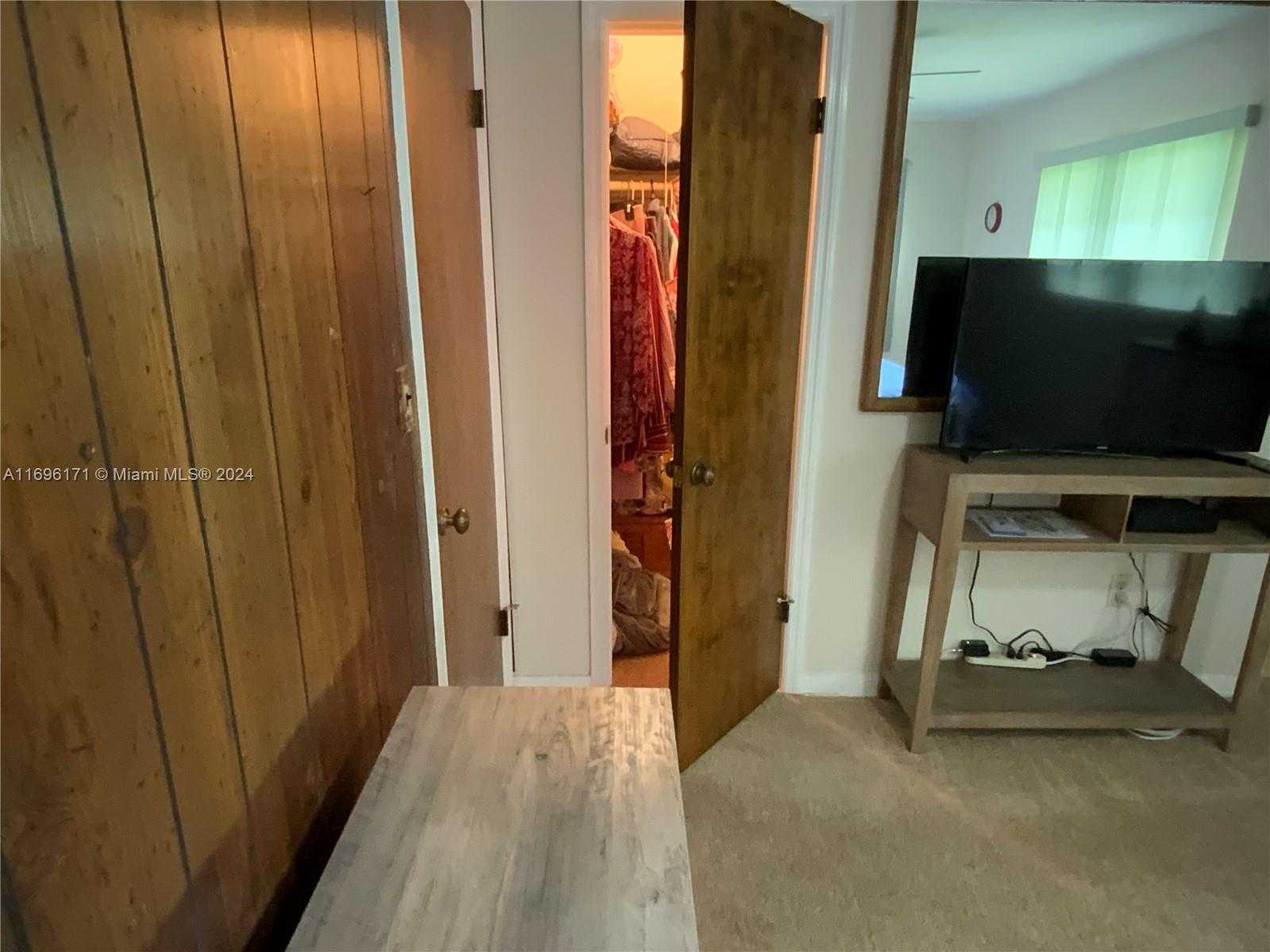 Small Image of 9221 SOUTH WEST 165TH ST, Palmetto Bay Number 35