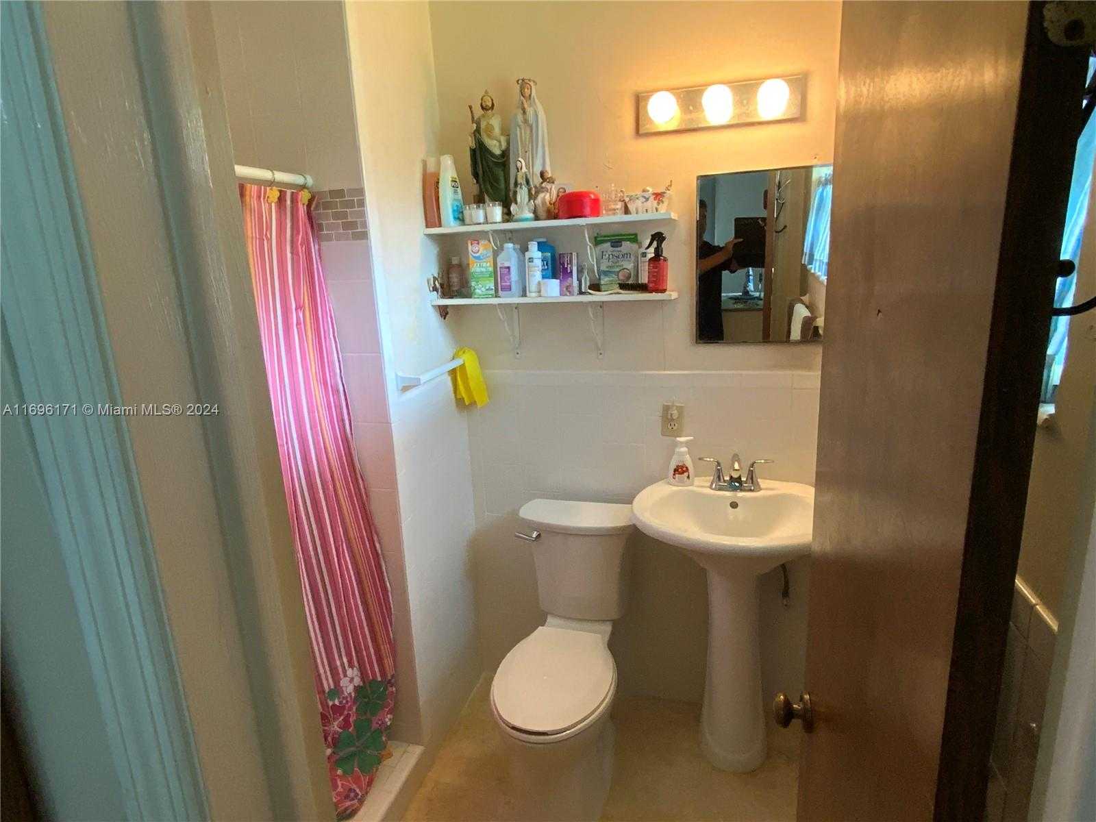 Small Image of 9221 SOUTH WEST 165TH ST, Palmetto Bay Number 36