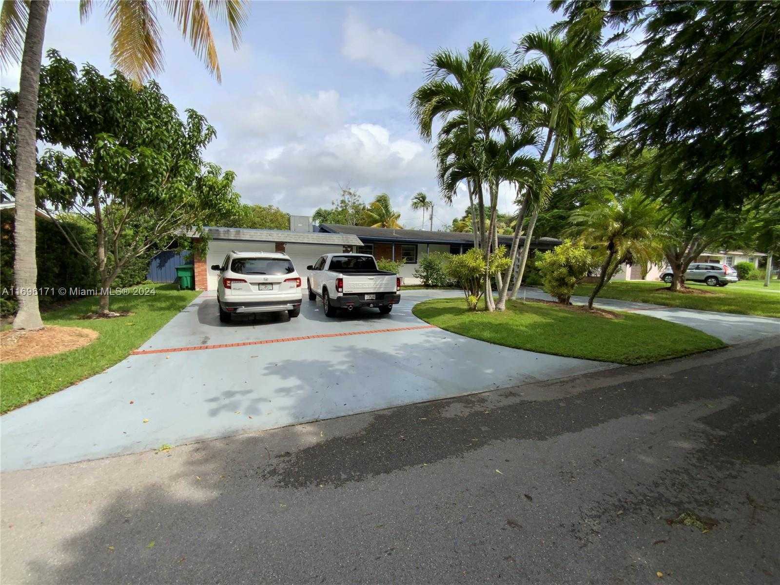 Small Image of 9221 SOUTH WEST 165TH ST, Palmetto Bay Number 4