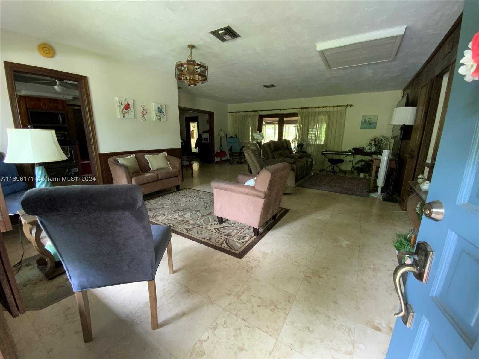 Small Image of 9221 SOUTH WEST 165TH ST, Palmetto Bay Number 5