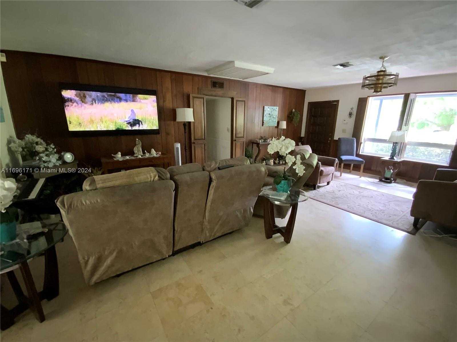 Small Image of 9221 SOUTH WEST 165TH ST, Palmetto Bay Number 6