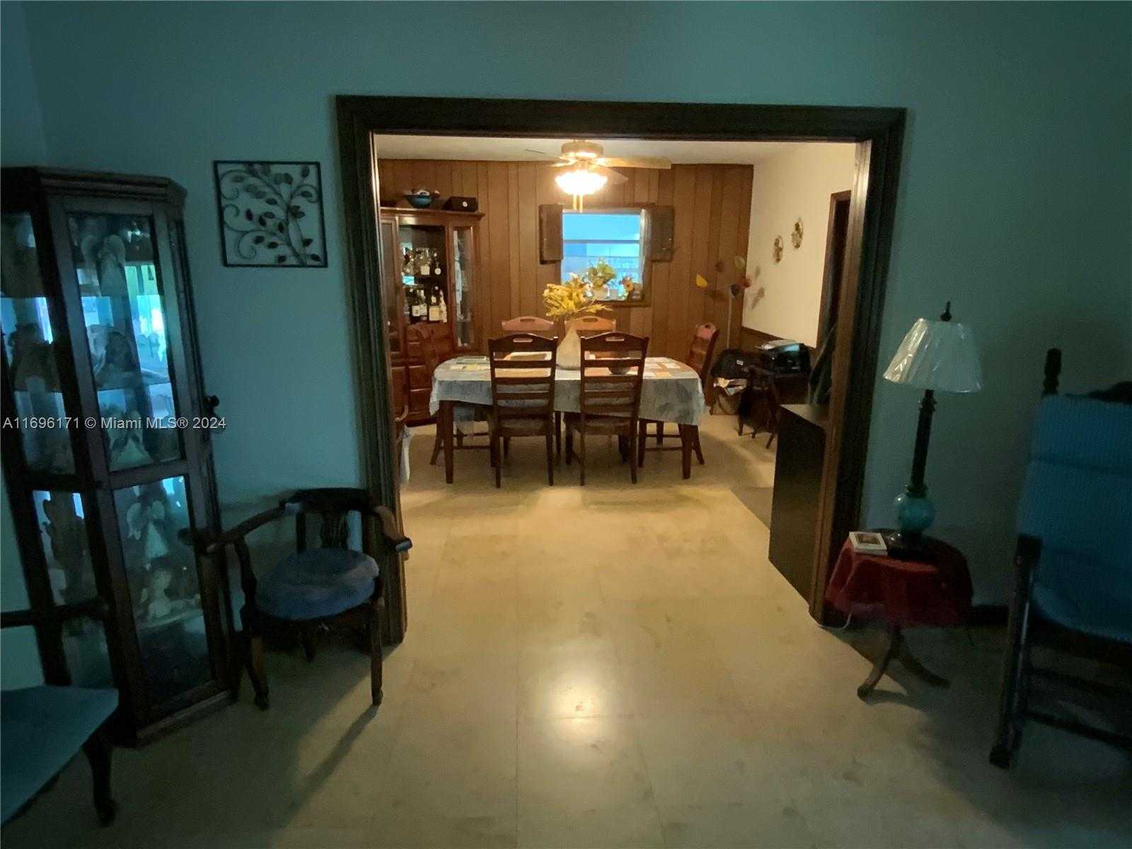 Small Image of 9221 SOUTH WEST 165TH ST, Palmetto Bay Number 9