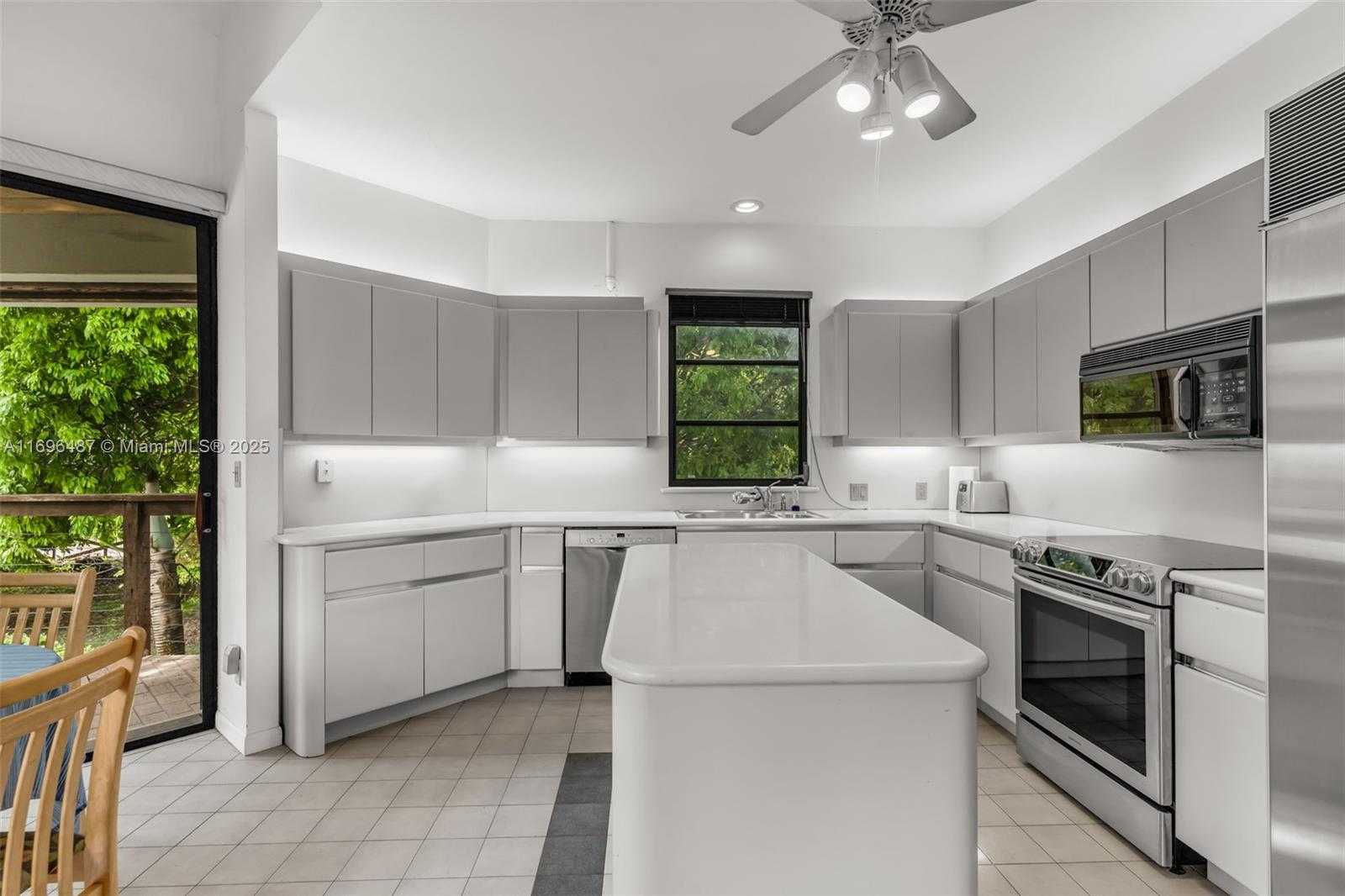 Small Image of 19255 SOUTH WEST 260TH ST, Homestead Number 16