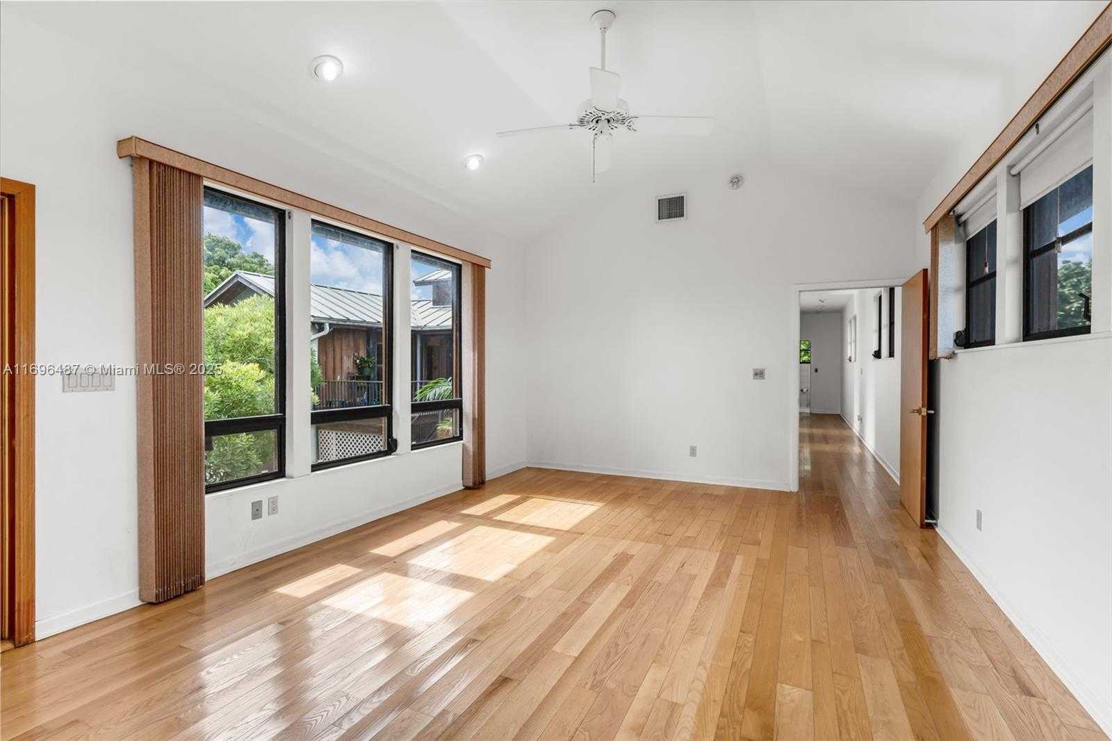 Small Image of 19255 SOUTH WEST 260TH ST, Homestead Number 23