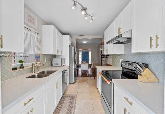 Small Image of 520 EAST 33RD STREET, Hialeah Number 2