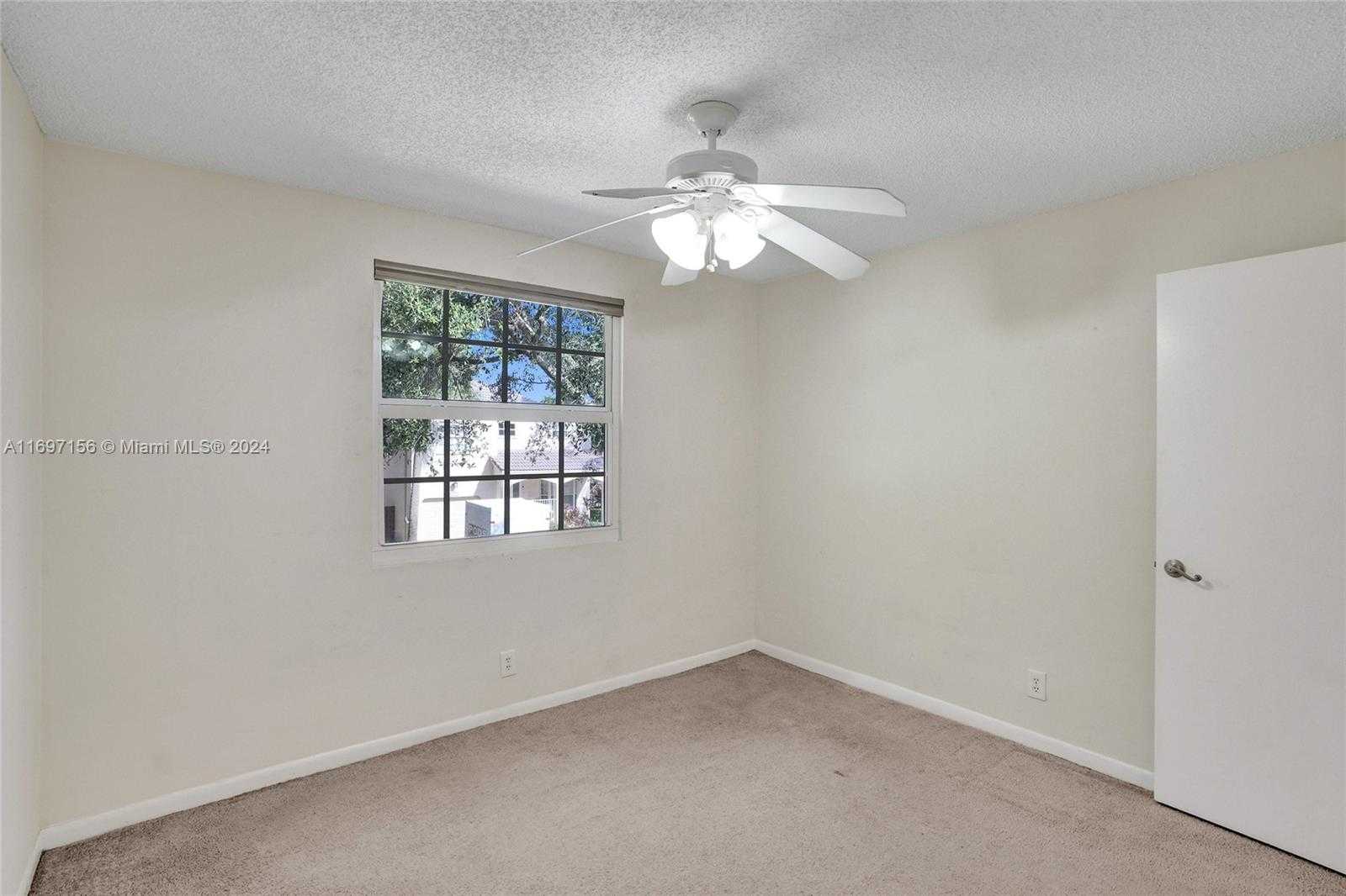 Small Image of 10820 NORTH WEST 12TH PL, Plantation Number 19