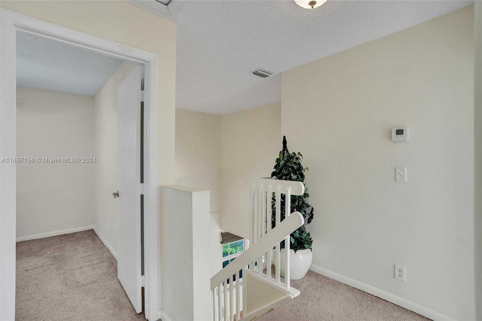 Small Image of 10820 NORTH WEST 12TH PL, Plantation Number 24