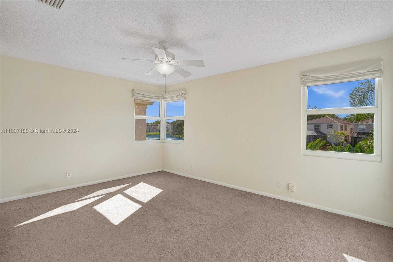 Small Image of 10820 NORTH WEST 12TH PL, Plantation Number 25