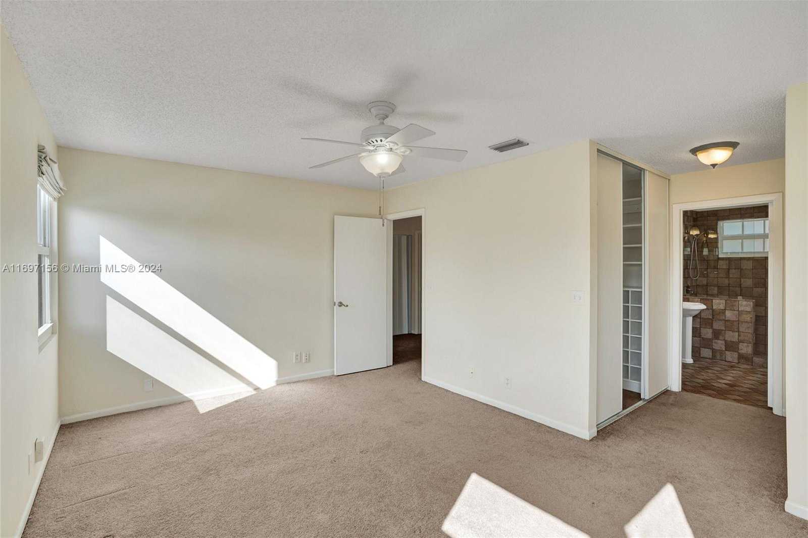 Small Image of 10820 NORTH WEST 12TH PL, Plantation Number 26
