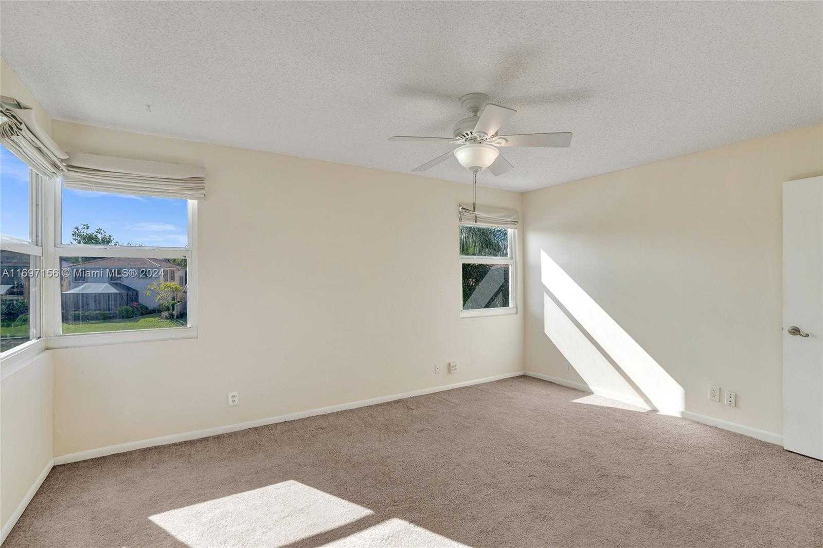 Small Image of 10820 NORTH WEST 12TH PL, Plantation Number 27