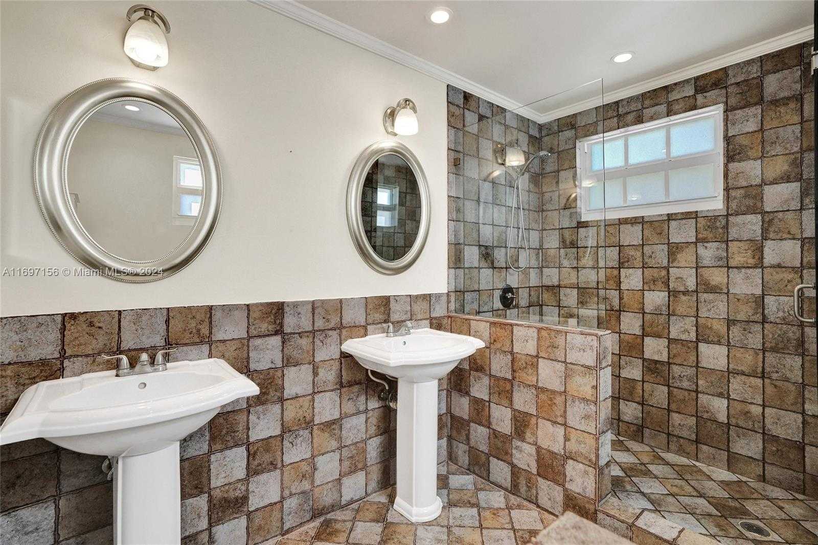 Small Image of 10820 NORTH WEST 12TH PL, Plantation Number 33