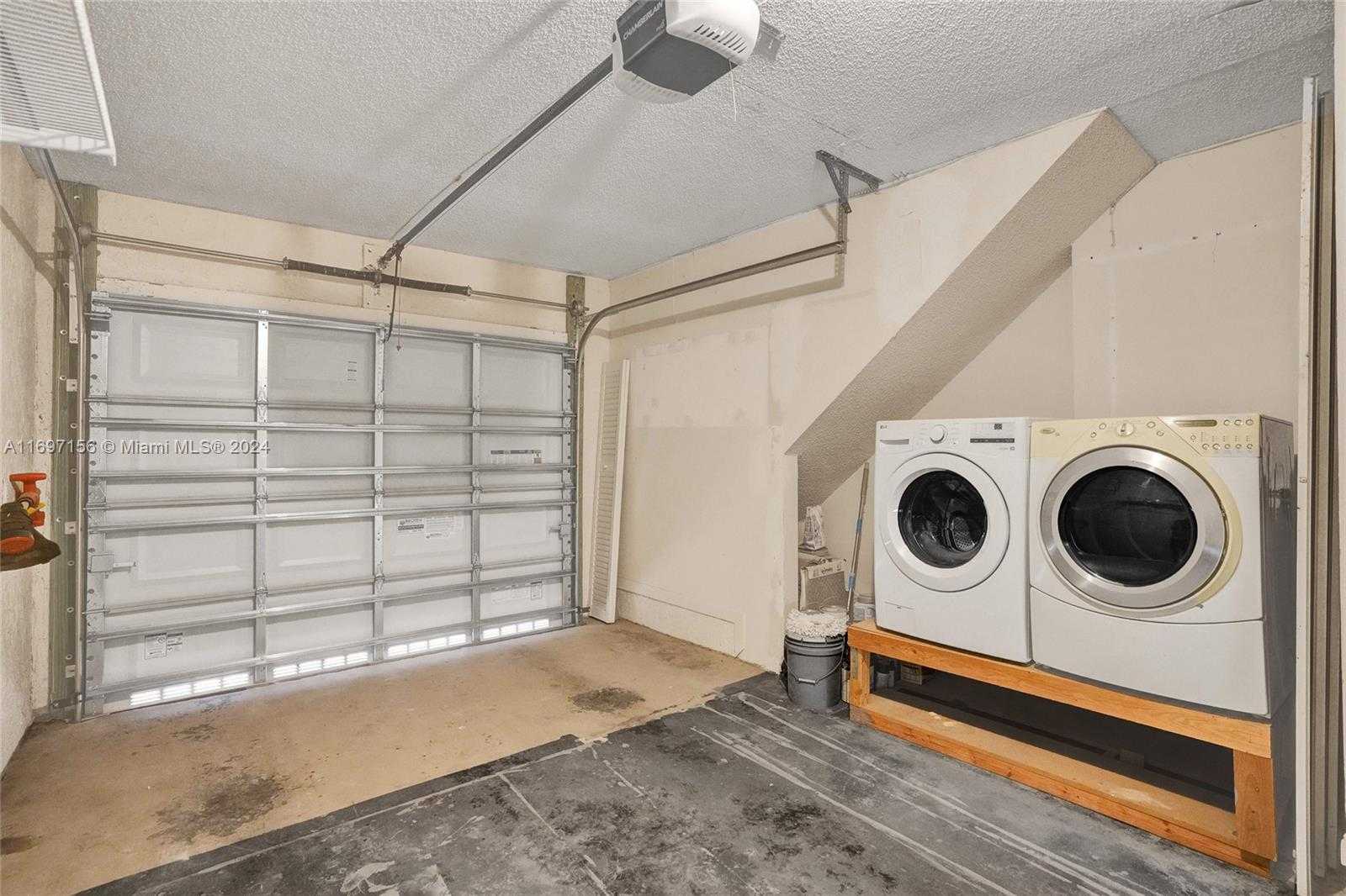 Small Image of 10820 NORTH WEST 12TH PL, Plantation Number 35