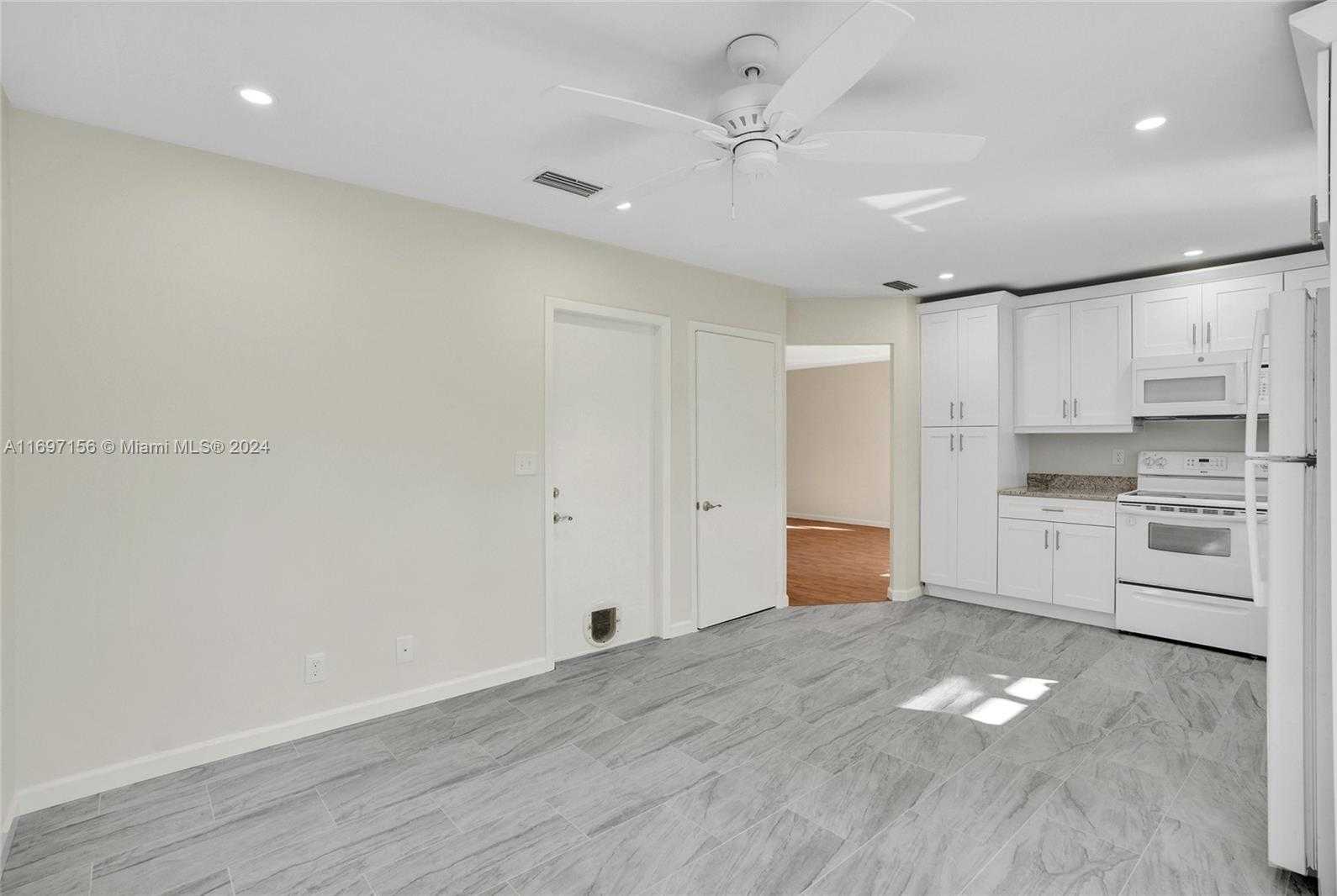 Small Image of 10820 NORTH WEST 12TH PL, Plantation Number 9