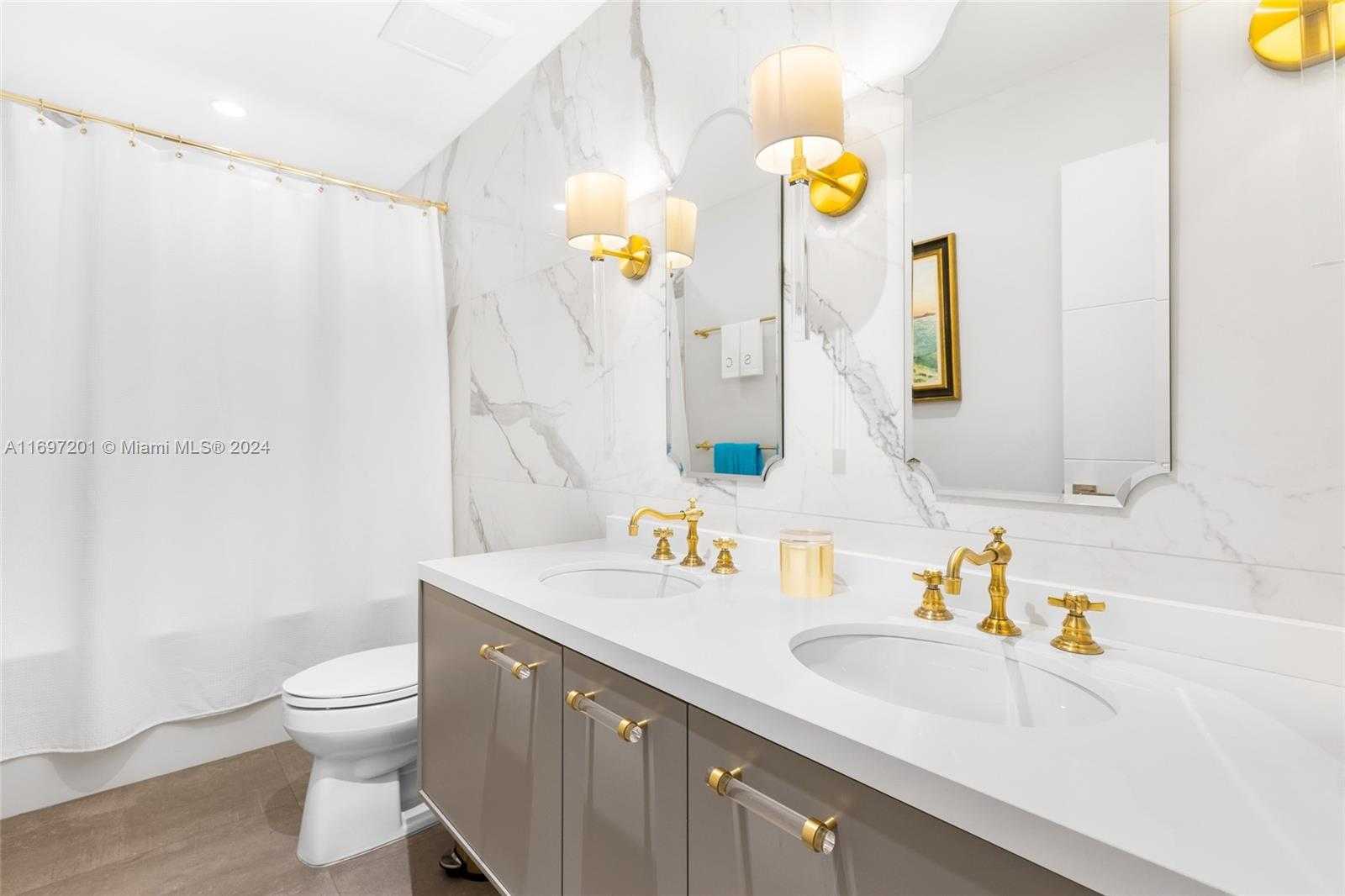 Small Image of 6420 PINETREE DRIVE CIR, Miami Beach Number 19