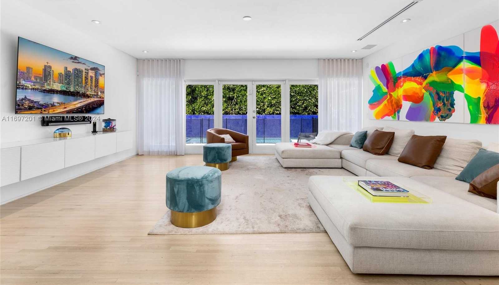 Small Image of 6420 PINETREE DRIVE CIR, Miami Beach Number 25