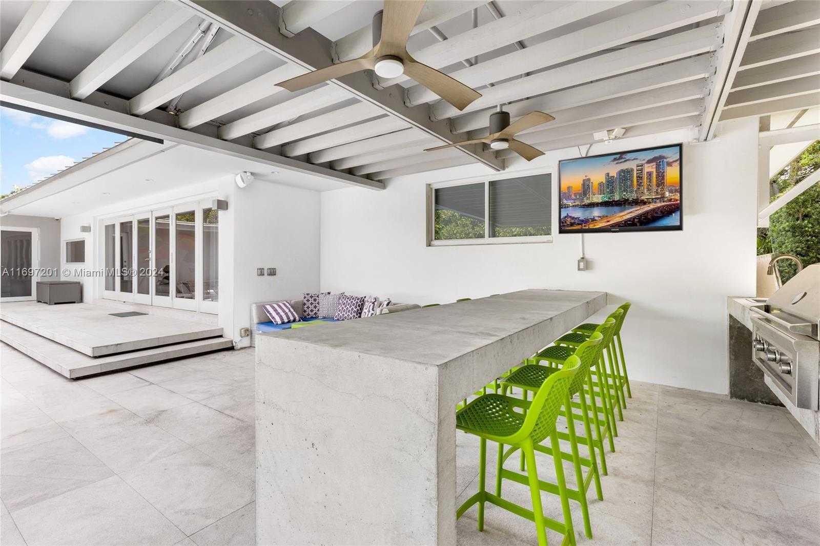 Small Image of 6420 PINETREE DRIVE CIR, Miami Beach Number 29
