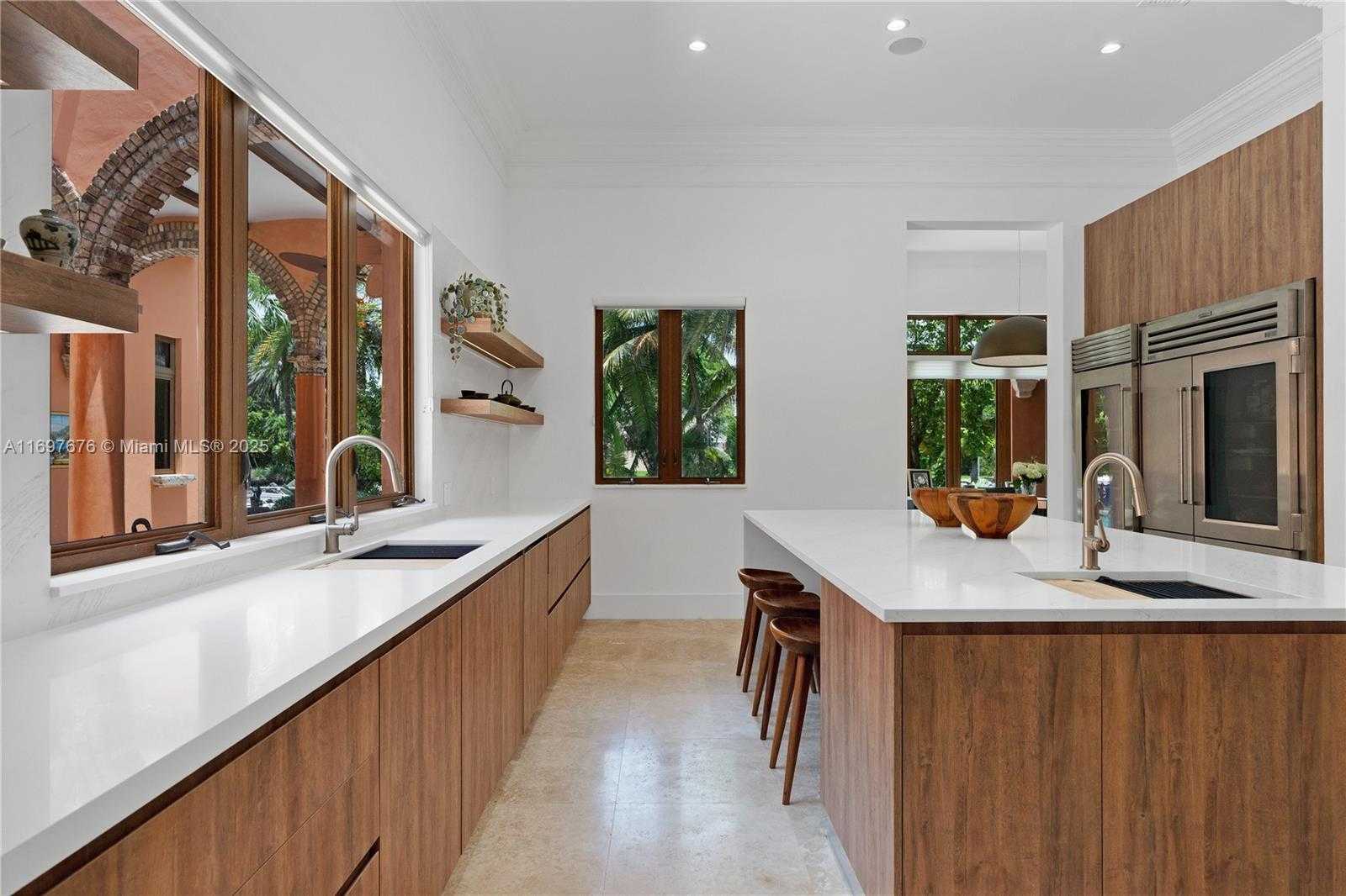 Small Image of 221 CASUARINA CONCOURSE, Coral Gables Number 16