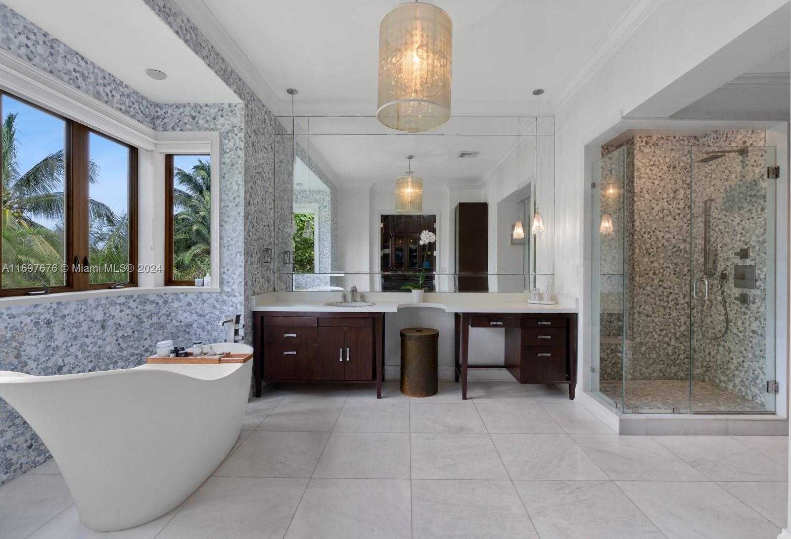 Small Image of 221 CASUARINA CONCOURSE, Coral Gables Number 18