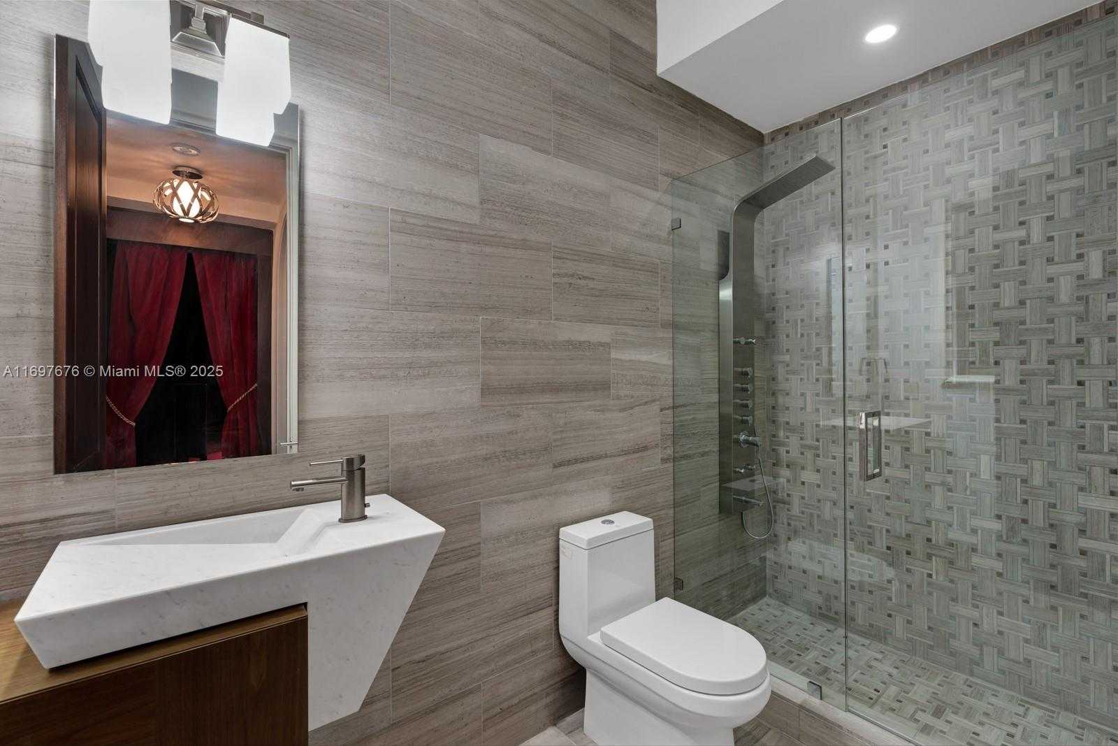 Small Image of 221 CASUARINA CONCOURSE, Coral Gables Number 22