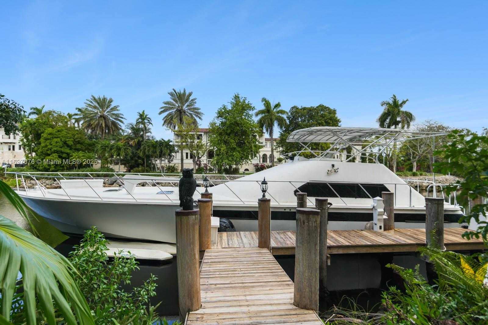 Small Image of 221 CASUARINA CONCOURSE, Coral Gables Number 29