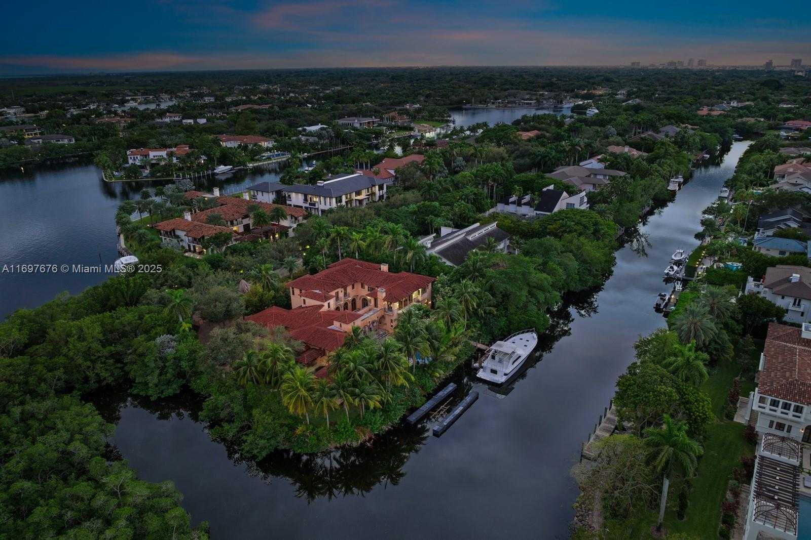 Small Image of 221 CASUARINA CONCOURSE, Coral Gables Number 30