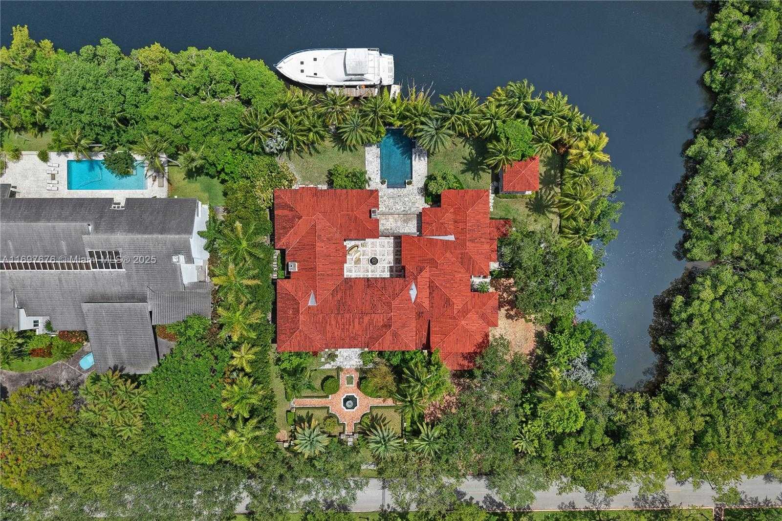 Small Image of 221 CASUARINA CONCOURSE, Coral Gables Number 33