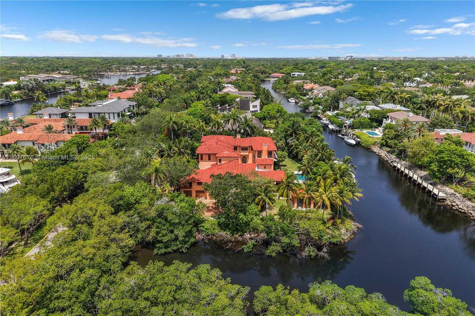Small Image of 221 CASUARINA CONCOURSE, Coral Gables Number 35