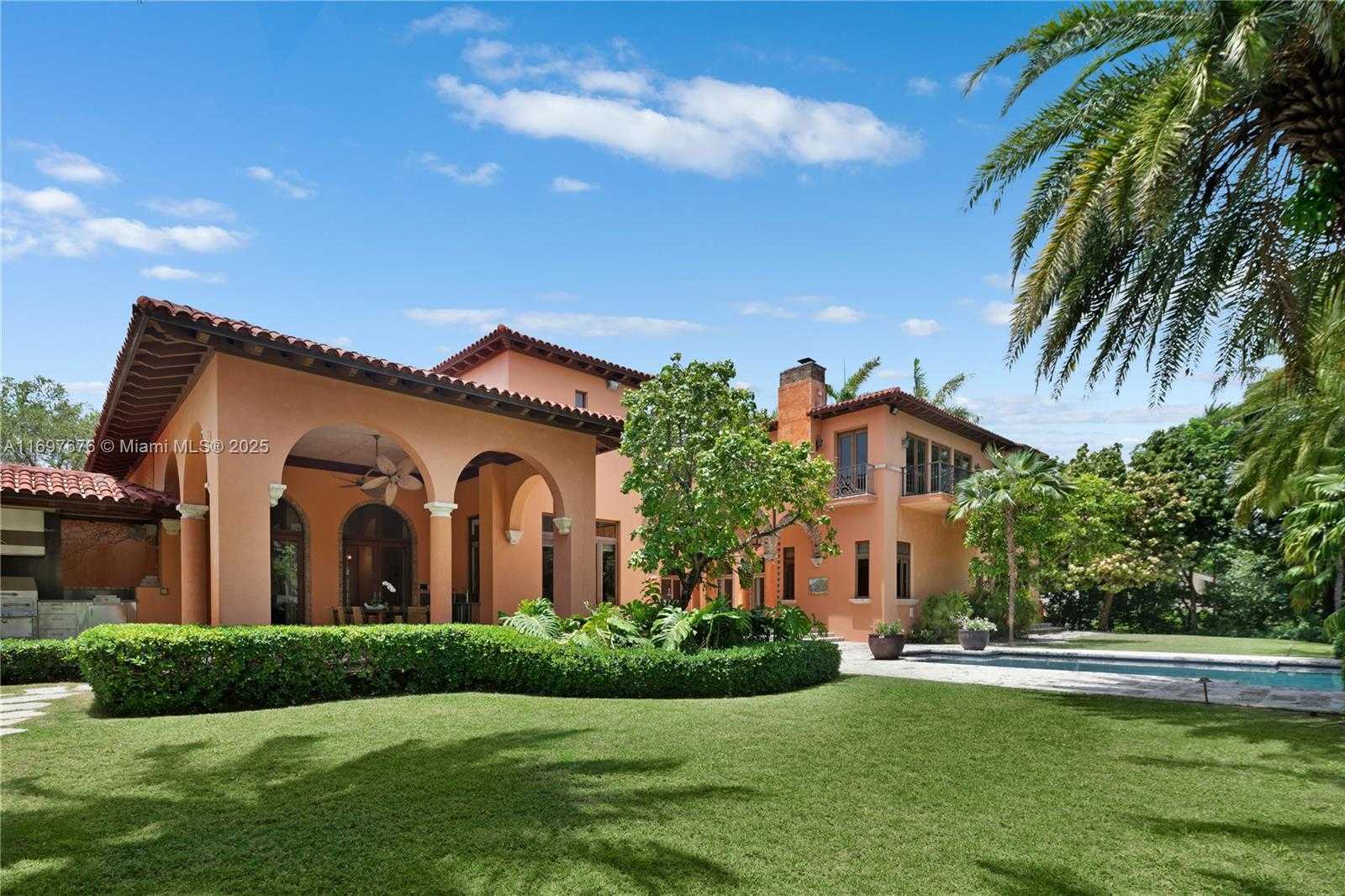Small Image of 221 CASUARINA CONCOURSE, Coral Gables Number 37