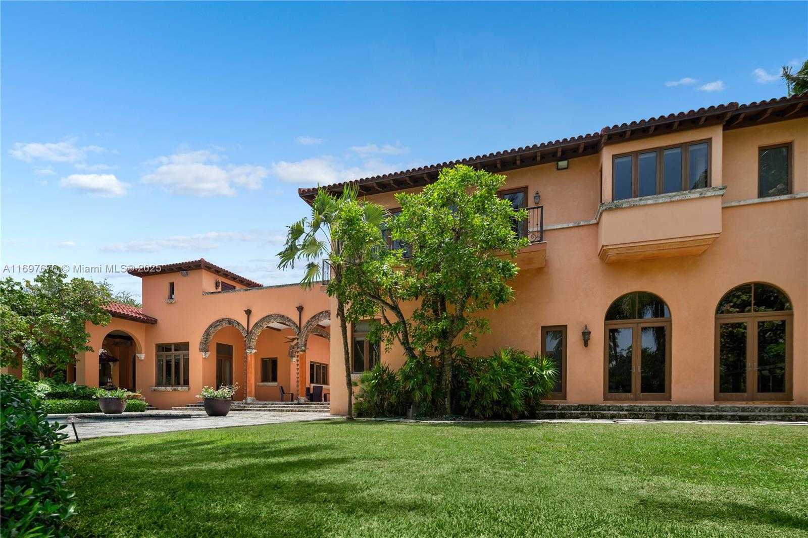 Small Image of 221 CASUARINA CONCOURSE, Coral Gables Number 38