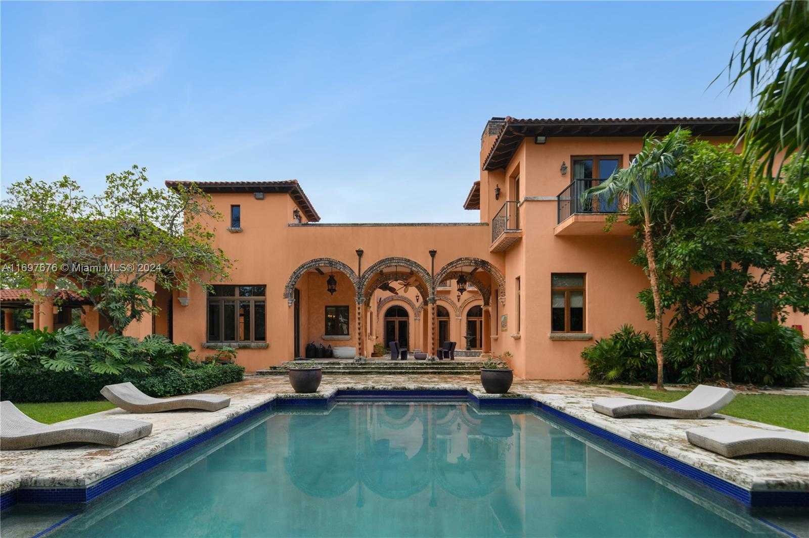 Small Image of 221 CASUARINA CONCOURSE, Coral Gables Number 5