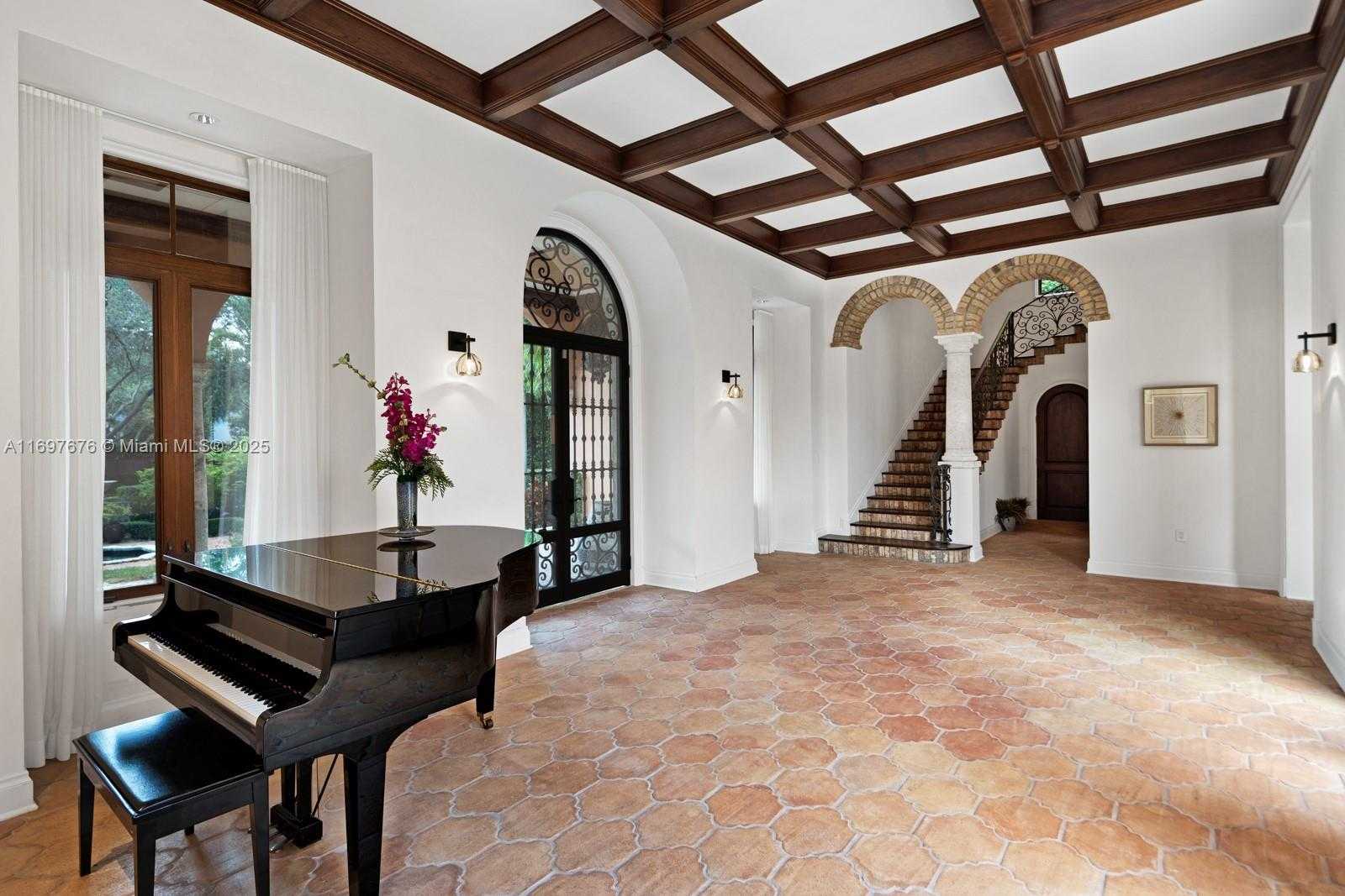 Small Image of 221 CASUARINA CONCOURSE, Coral Gables Number 6