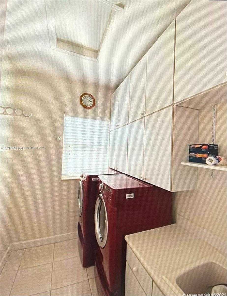Small Image of 11161 NORTH WEST 71ST ST, Doral Number 13