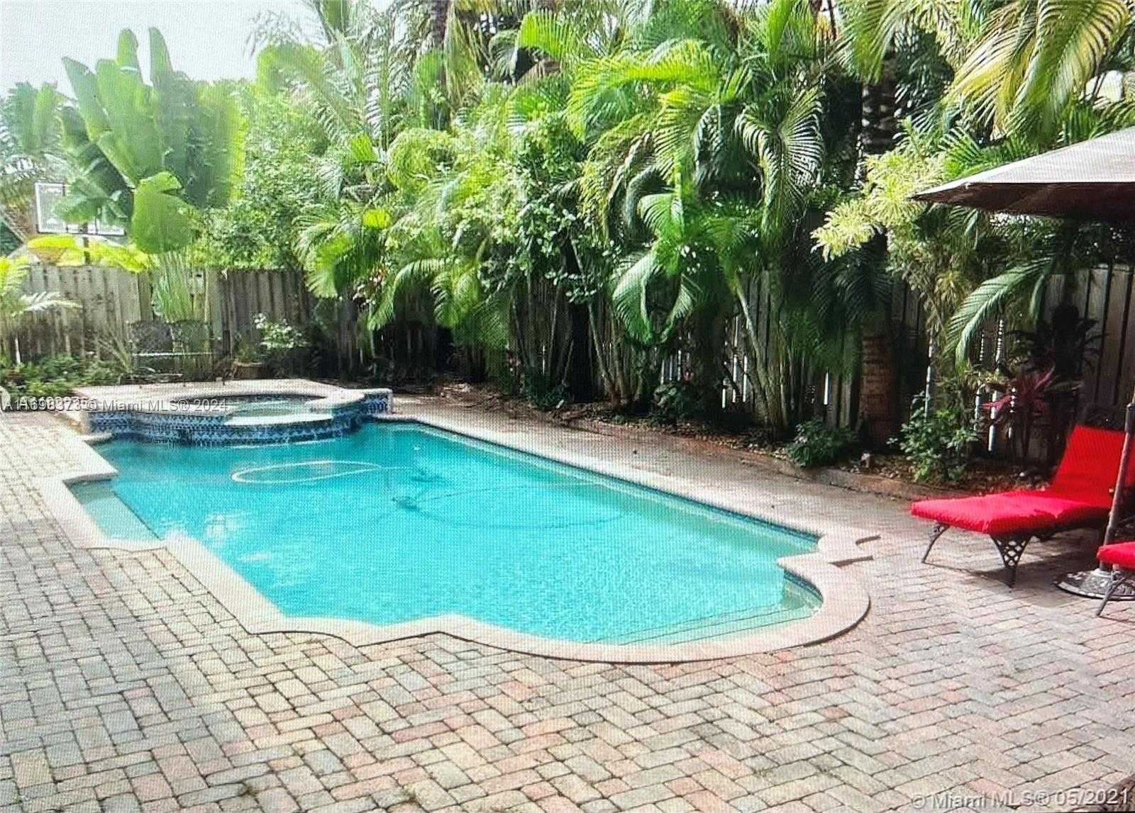 Small Image of 11161 NORTH WEST 71ST ST, Doral Number 15