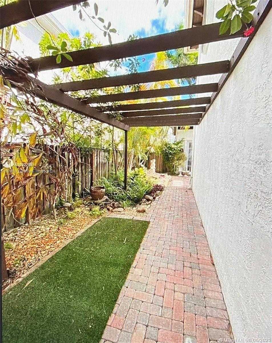 Small Image of 11161 NORTH WEST 71ST ST, Doral Number 20
