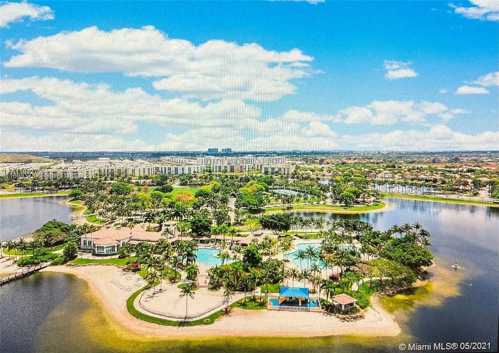Small Image of 11161 NORTH WEST 71ST ST, Doral Number 32