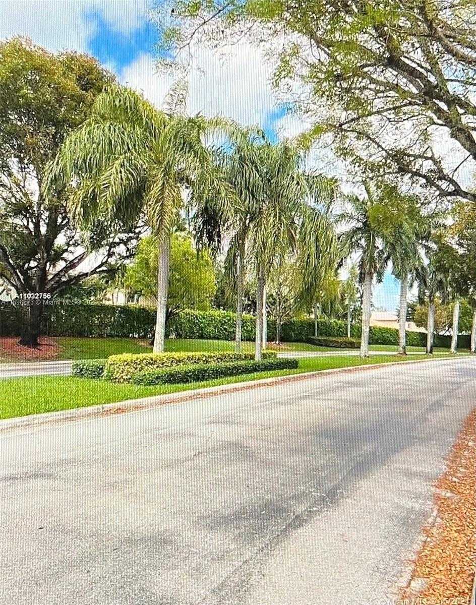 Small Image of 11161 NORTH WEST 71ST ST, Doral Number 35