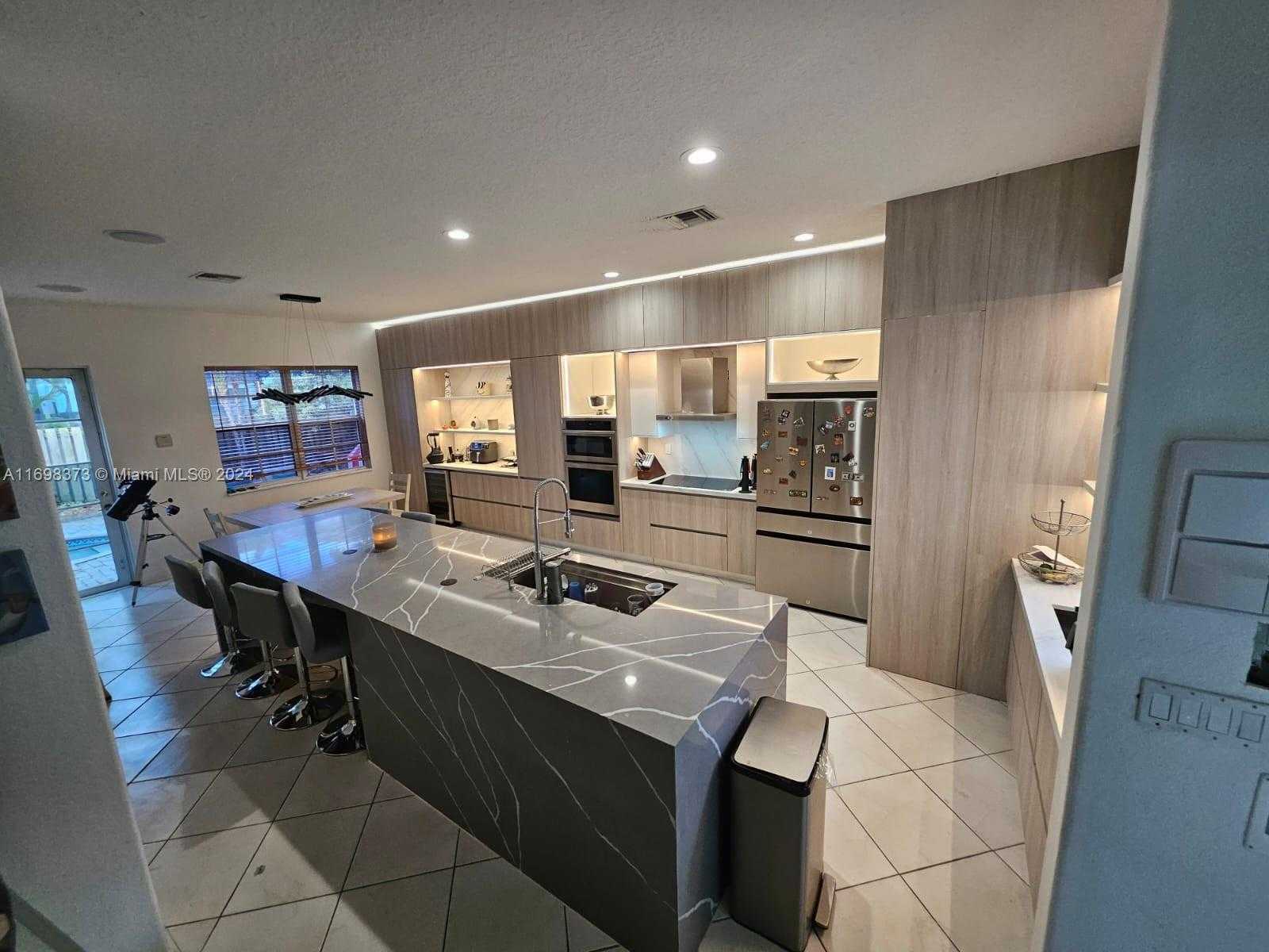 Small Image of 11161 NORTH WEST 71ST ST, Doral Number 4