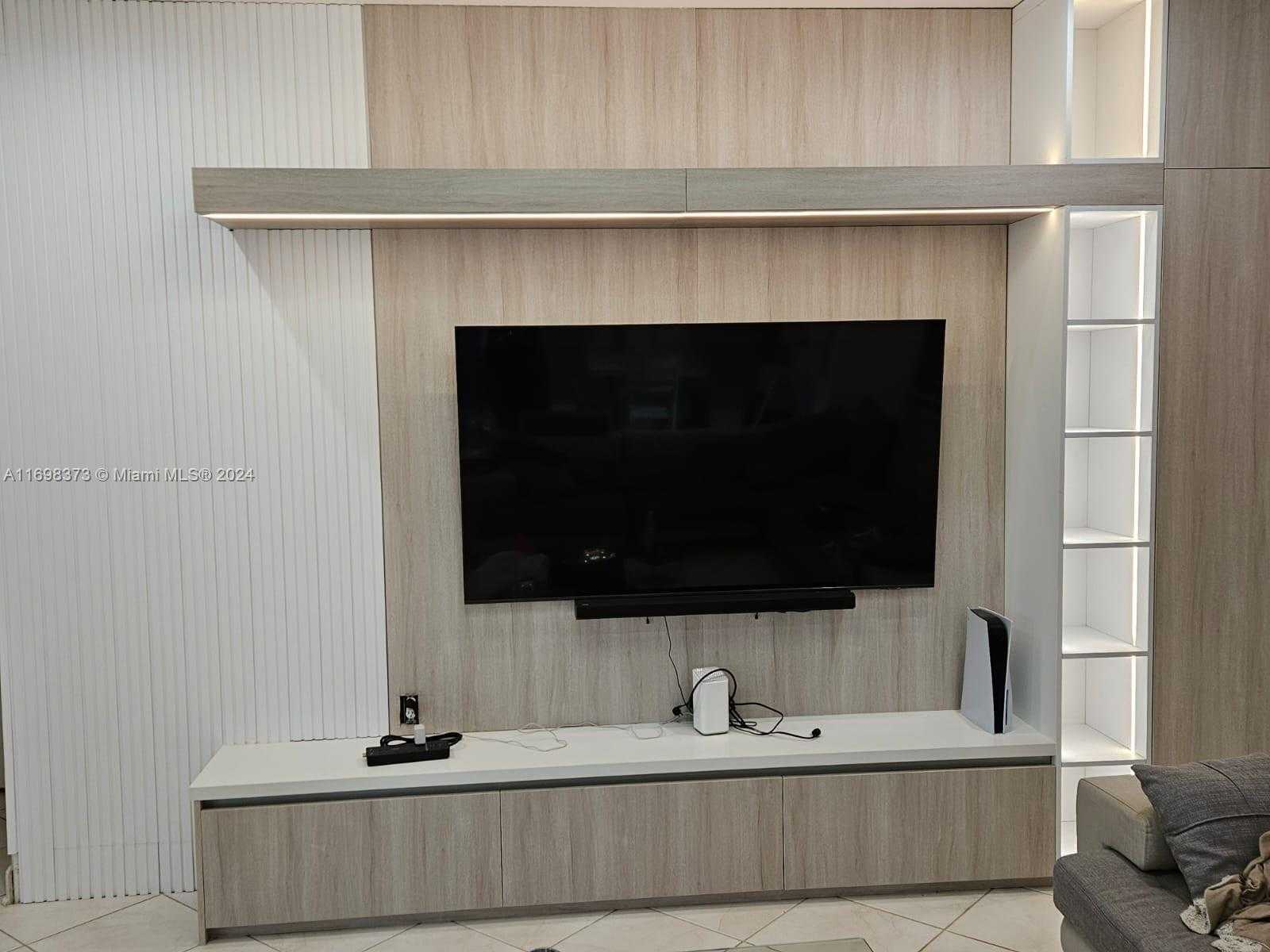 Small Image of 11161 NORTH WEST 71ST ST, Doral Number 5