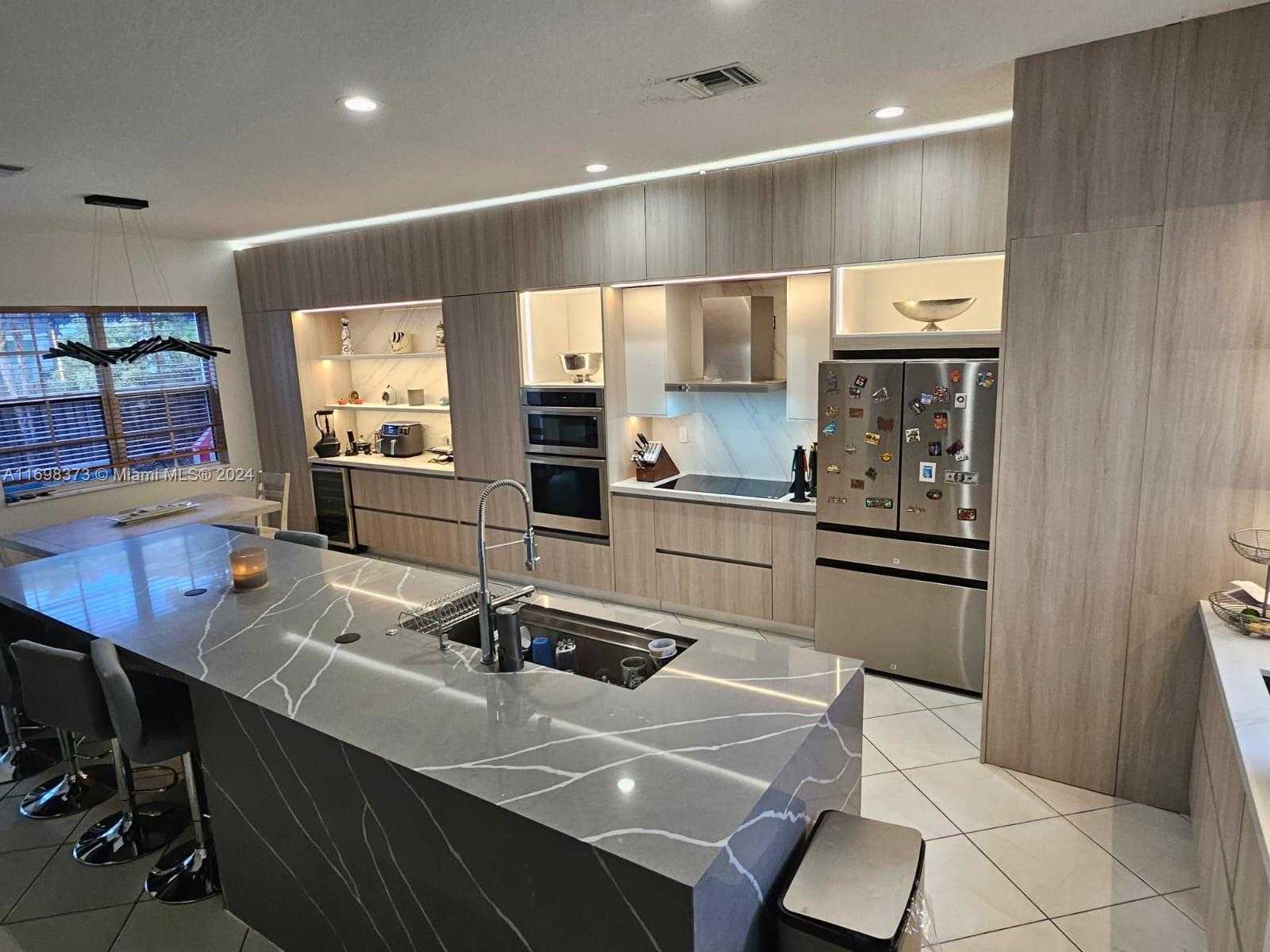 Small Image of 11161 NORTH WEST 71ST ST, Doral Number 6