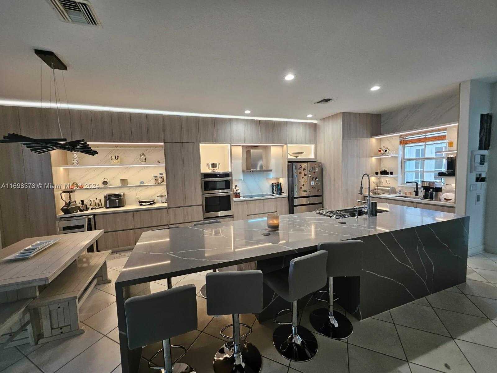Small Image of 11161 NORTH WEST 71ST ST, Doral Number 7