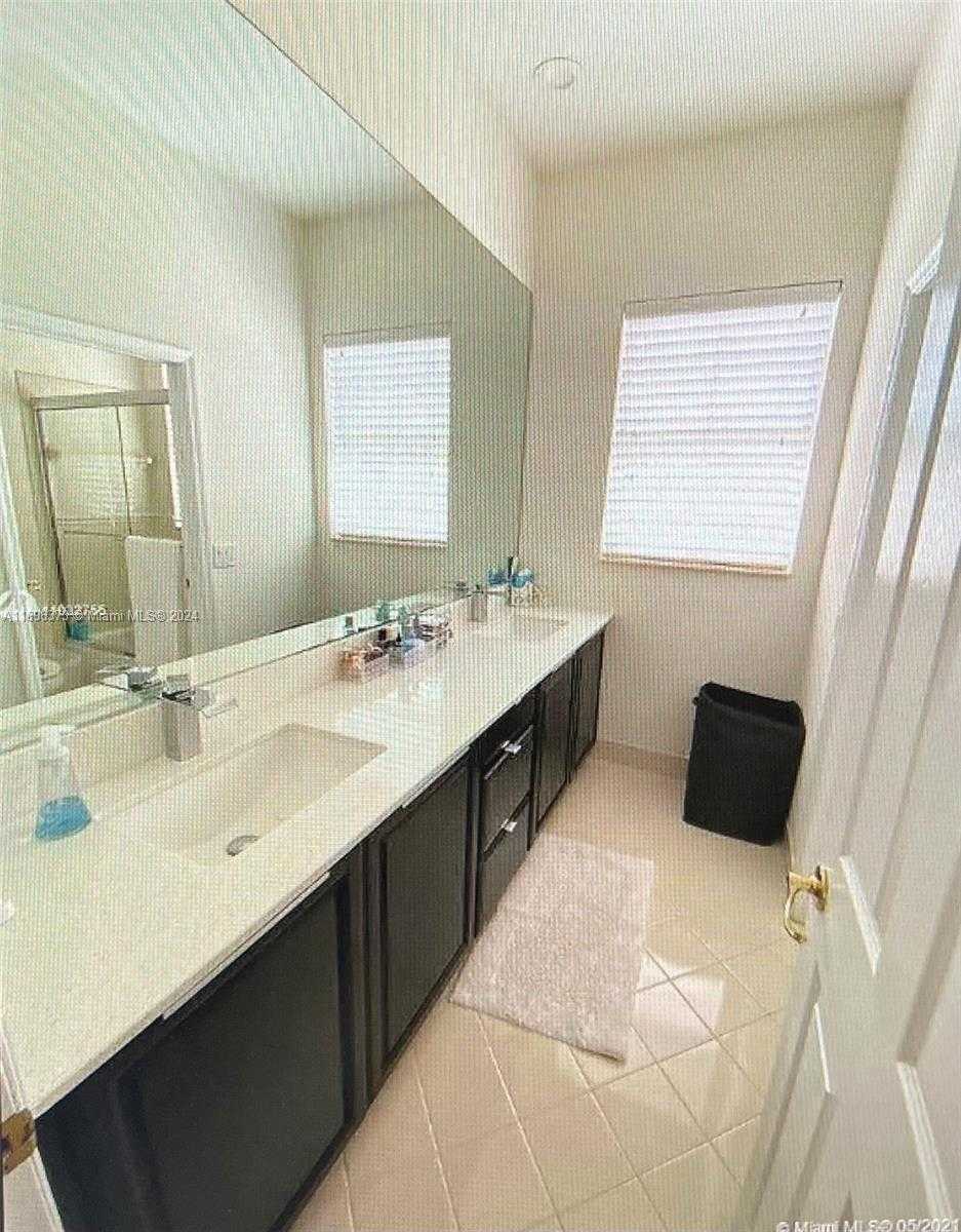 Small Image of 11161 NORTH WEST 71ST ST, Doral Number 9