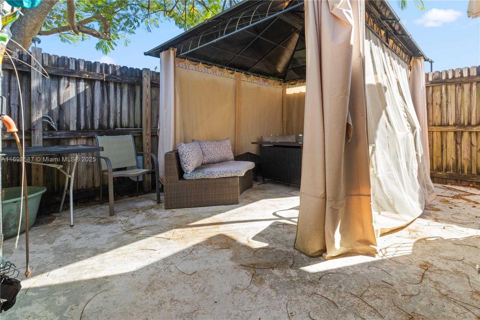 Small Image of 2716 POLK ST, Hollywood Number 15