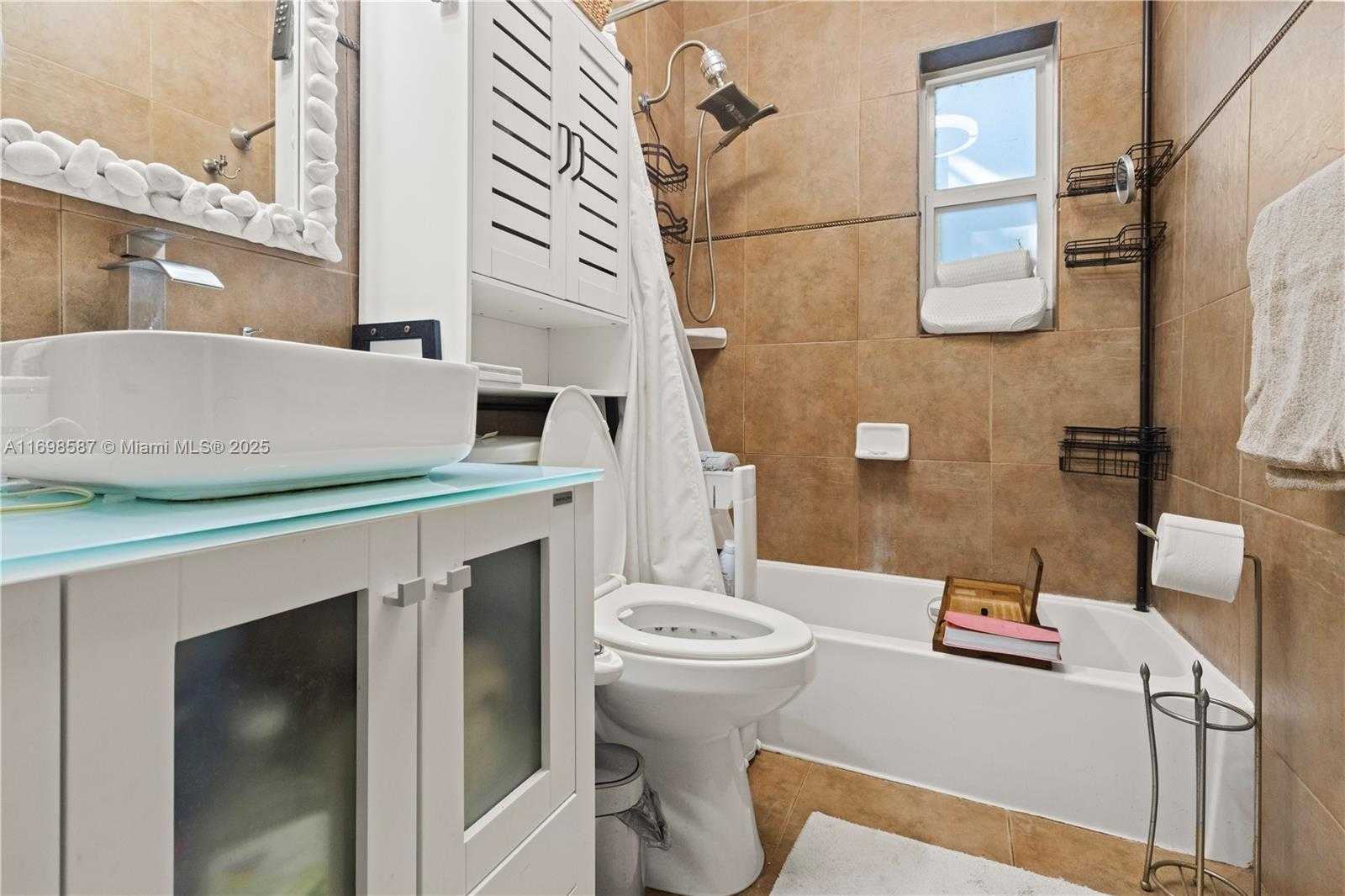 Small Image of 2716 POLK ST, Hollywood Number 8