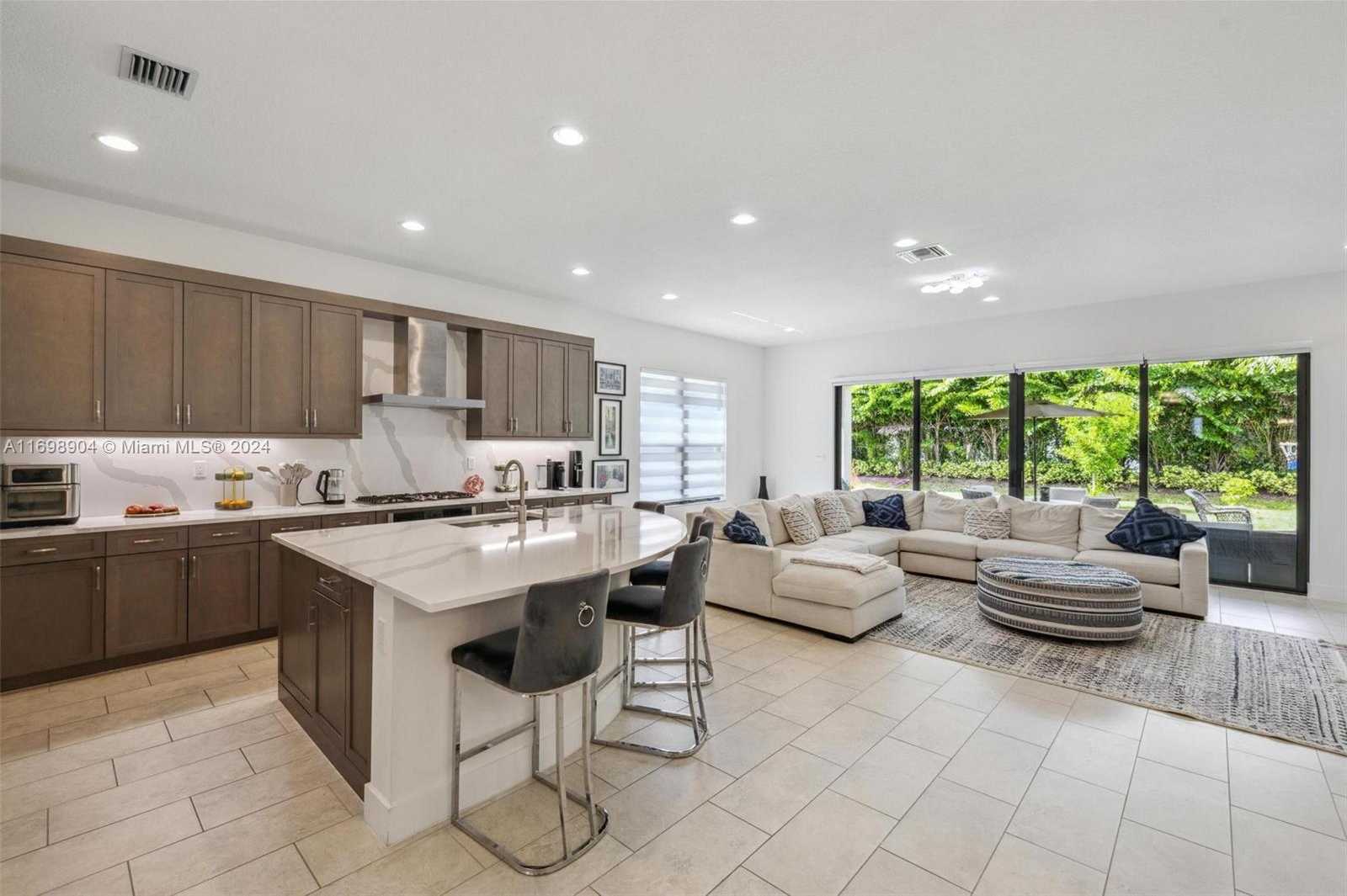 Small Image of 8067 WHITE WAVE TER, Boca Raton Number 8