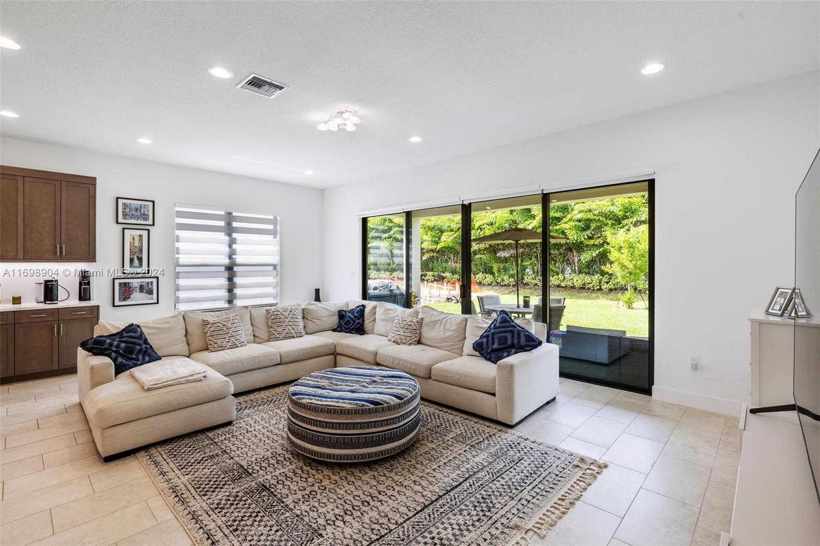 Small Image of 8067 WHITE WAVE TER, Boca Raton Number 9