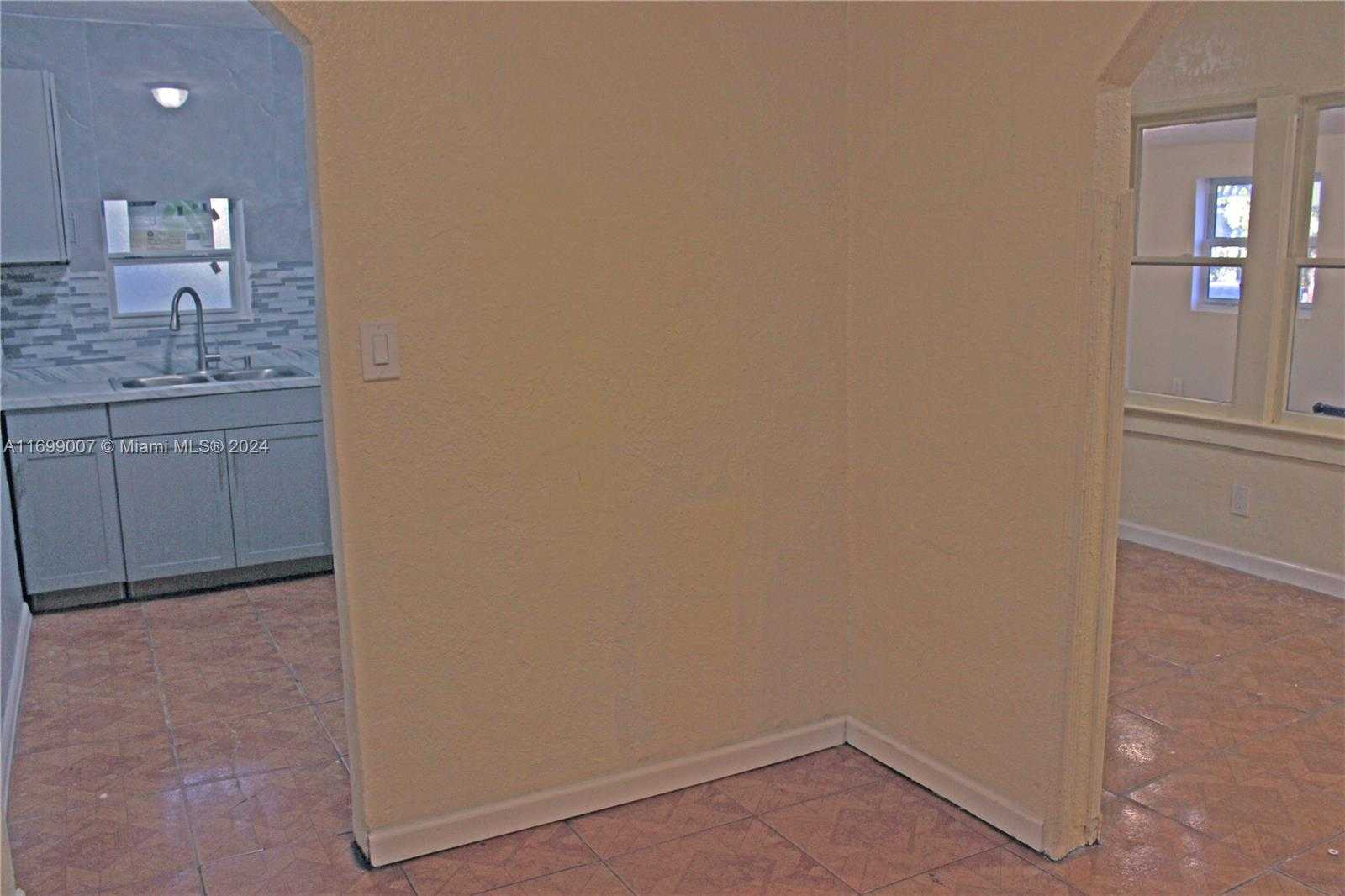 Small Image of 1918 NORTH WEST 82ND ST, Miami Number 10