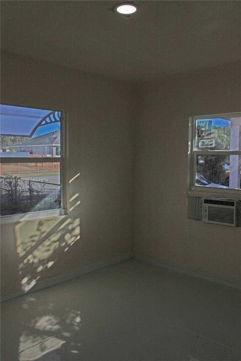Small Image of 1918 NORTH WEST 82ND ST, Miami Number 13
